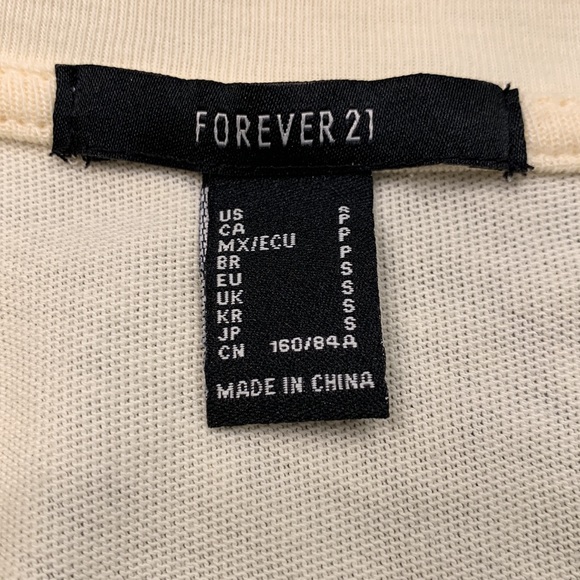 🌸4/$12 FOREVER 21 like new oversized graphic tee - Picture 5 of 6
